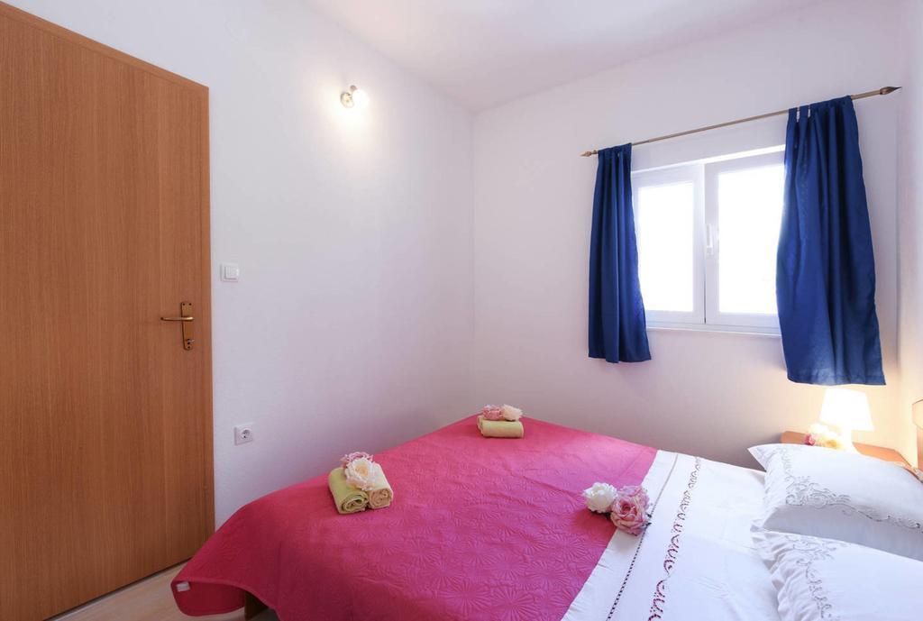 Apartments Sea Star Ivana Marina Esterno foto